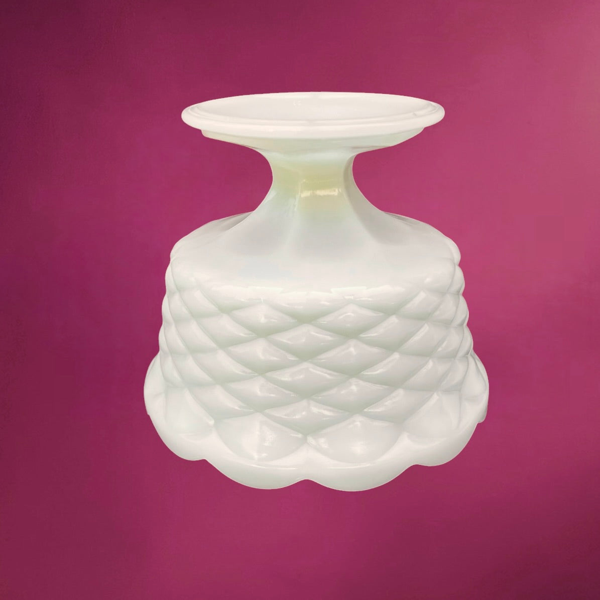 Bonbonnière Ancienne en Opaline Blanche Motif Tressé – Coupe sur Pied avec Couvercle – Années 50 60