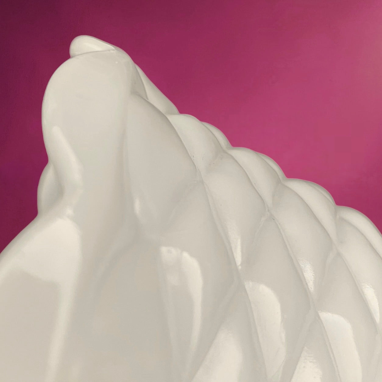 Bonbonnière Ancienne en Opaline Blanche Motif Tressé – Coupe sur Pied avec Couvercle – Années 50 60