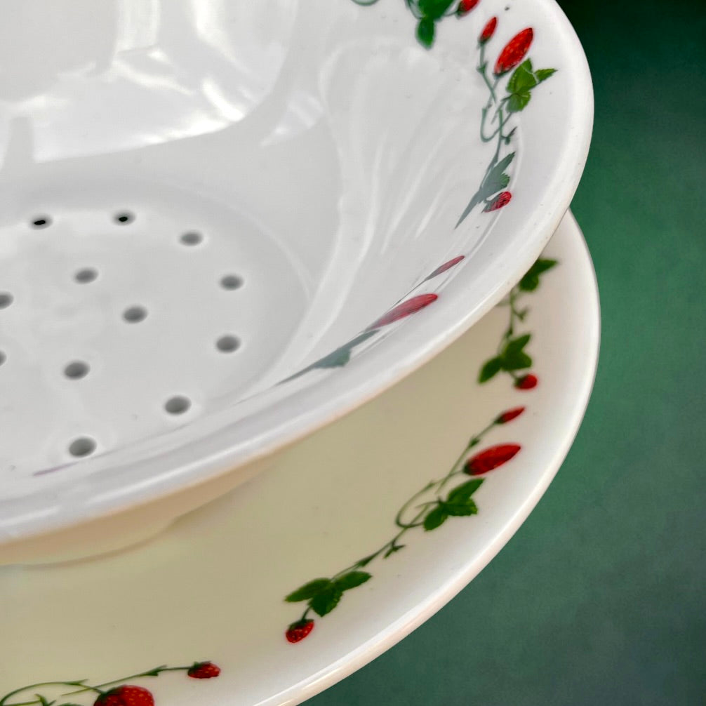 Service à Fraises Gien en Faïence Blanche Décor Fraises des Bois - Années 70-80