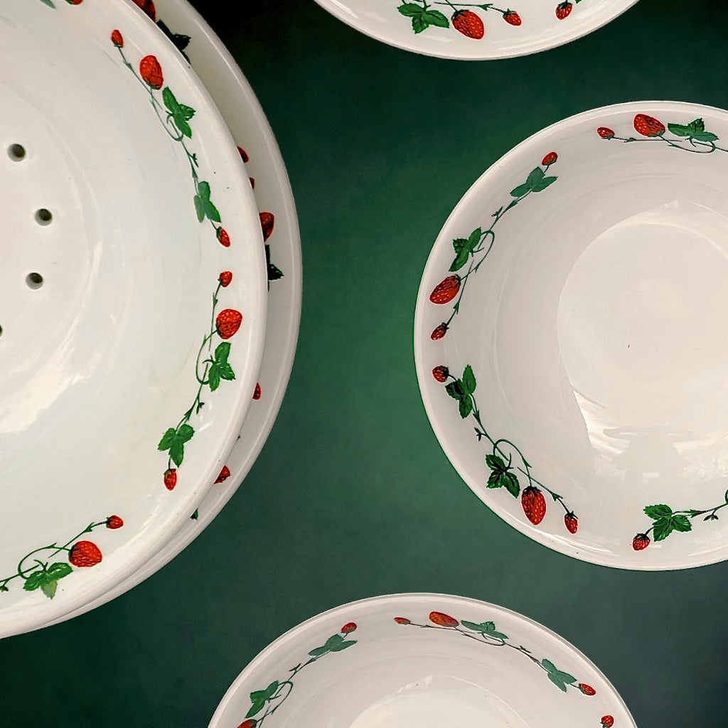 Service à Fraises Gien en Faïence Blanche Décor Fraises des Bois - Années 70-80