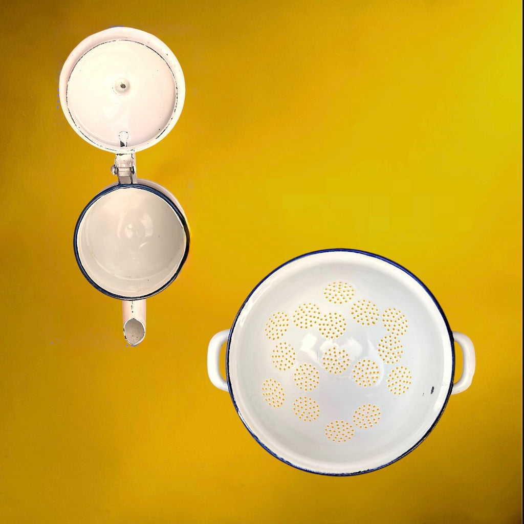 Duo Cafetière et Passoire en Tôle Émaillée Décor Oies - Années 80