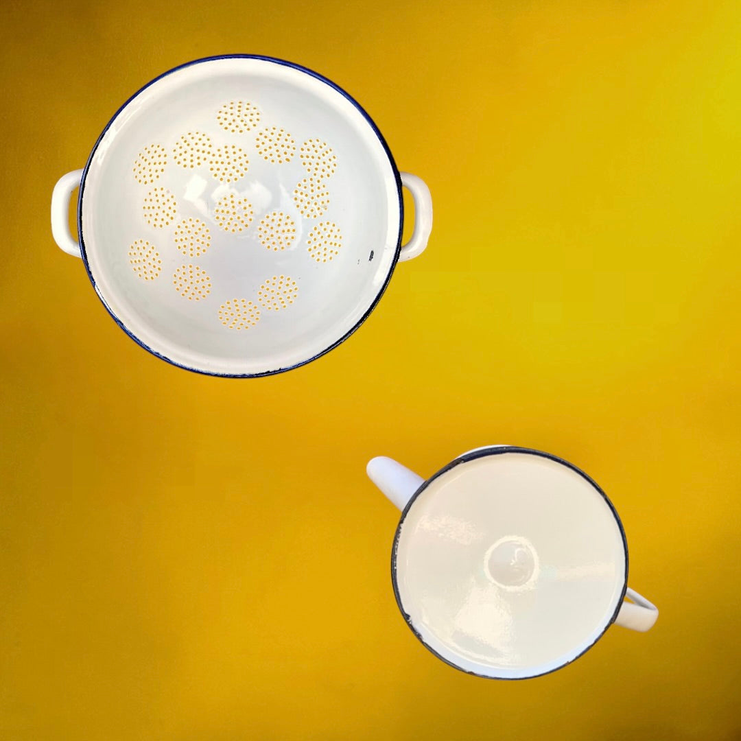 Duo Cafetière et Passoire en Tôle Émaillée Décor Oies - Années 80