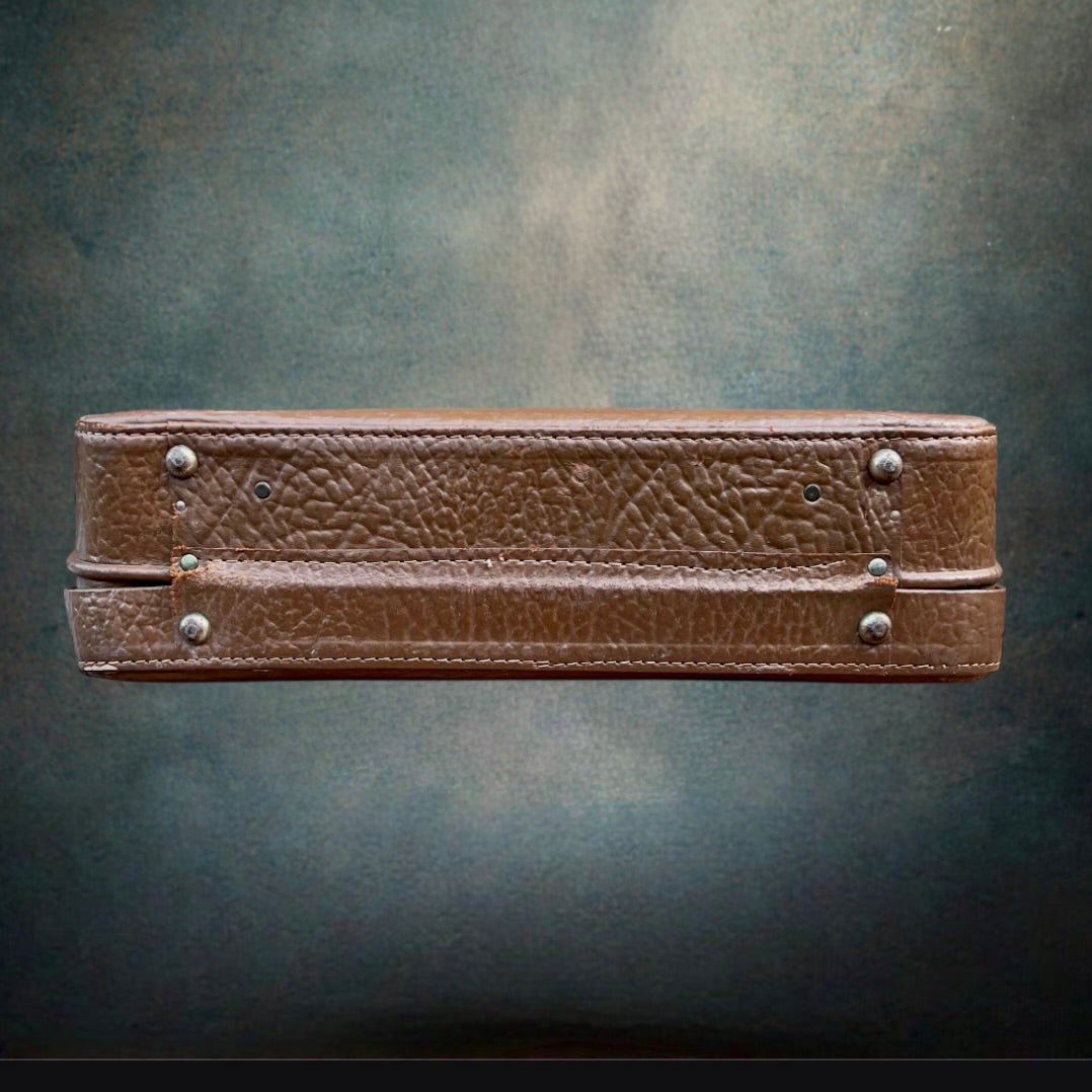 Petite Valise Athana en Cuir Marron Grainé Doublure Écossaise - Années 50