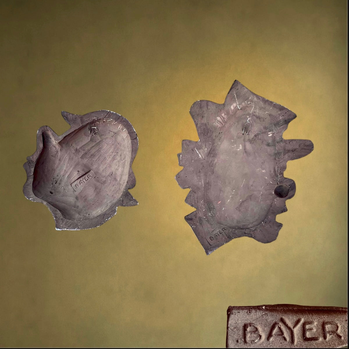 Duo de Plaques Murales Clowns André Bayer en Céramique Émaillée – Années 60-70