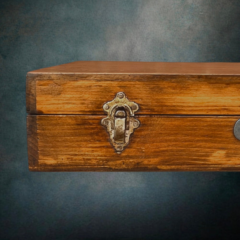 Mallette Plate Ancienne en Bois à Poignée en Cuir - Années 30-50