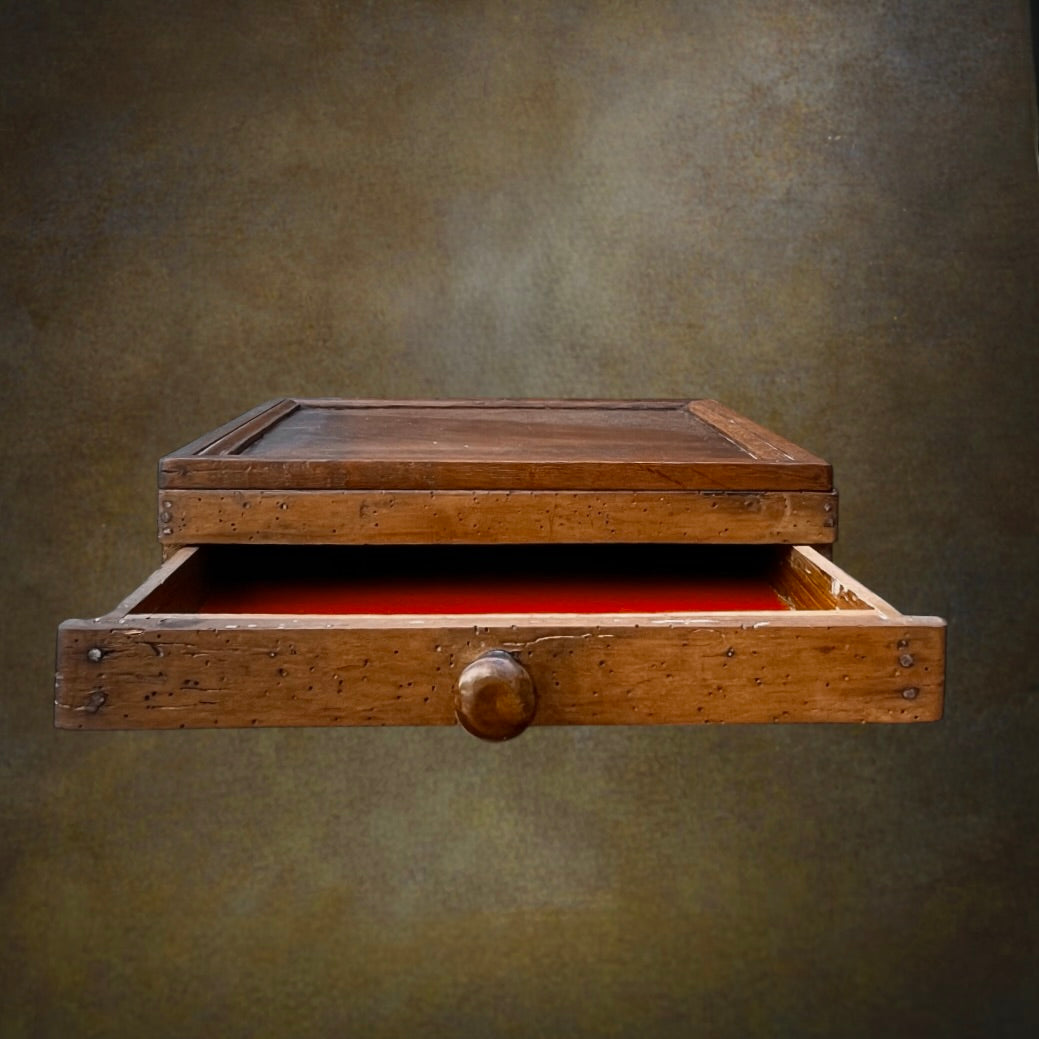 Coffret de Bureau Ancien en Bois à Tiroir Doublé Rouge - Circa 1900