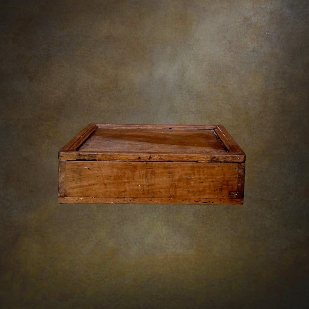 Coffret de Bureau Ancien en Bois à Tiroir Doublé Rouge - Circa 1900