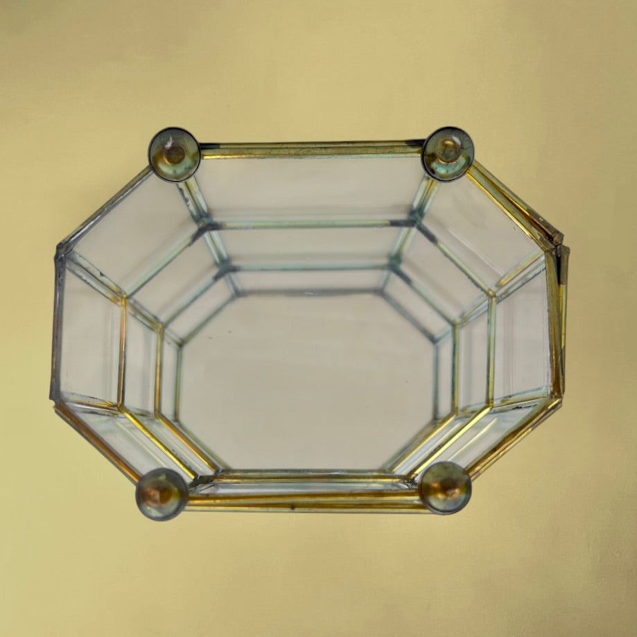Petite vitrine de Table Octogonale en Laiton et Verre - Années 70-80