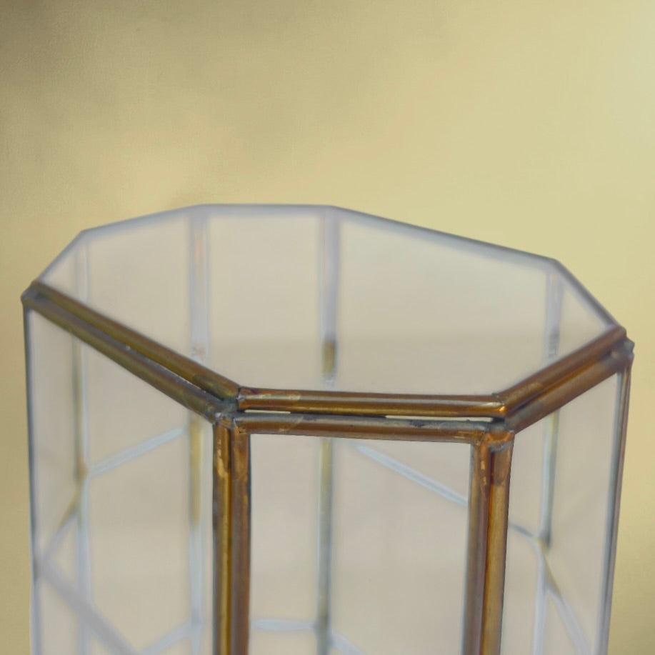 Petite vitrine de Table Octogonale en Laiton et Verre - Années 70-80