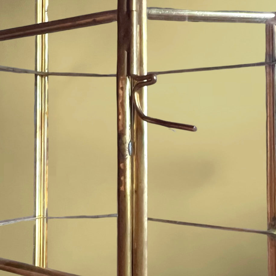 Petite vitrine de Table Octogonale en Laiton et Verre - Années 70-80