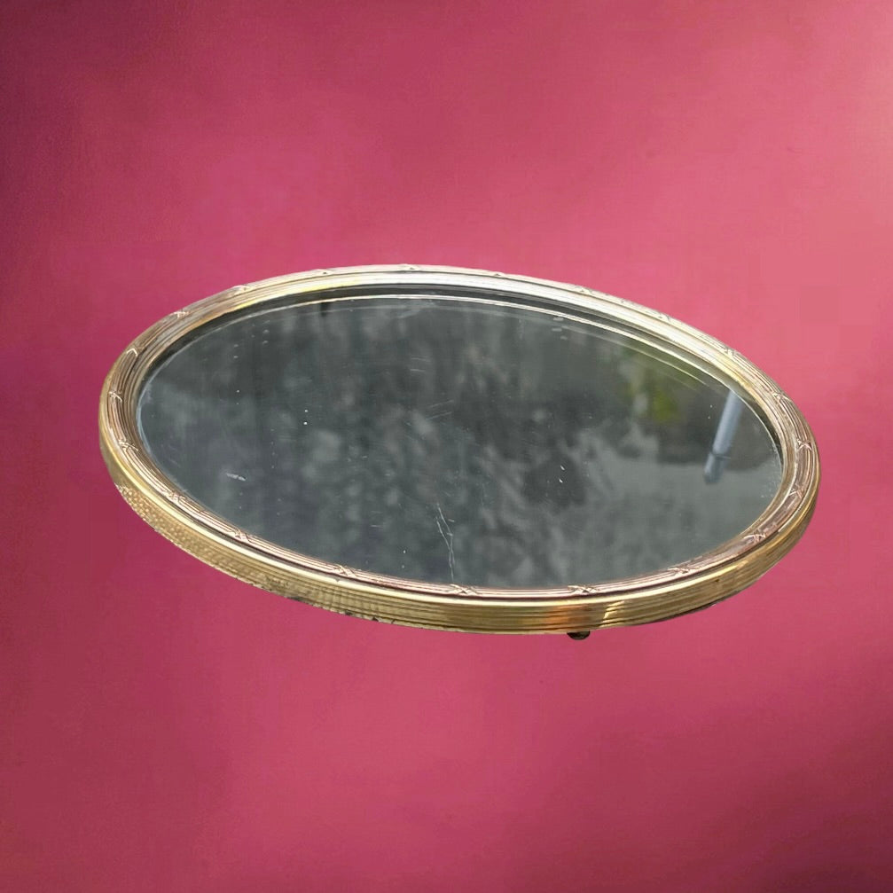 Plateau miroir rond ancien en laiton doré patiné – Art Déco -  Années 1920-1940