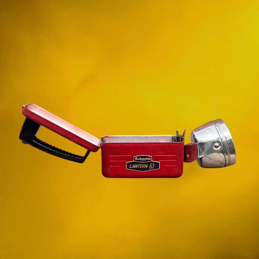 Lanterne Portative Columbia Lantern 61 Rouge à Réflecteur Orientable - Années 60