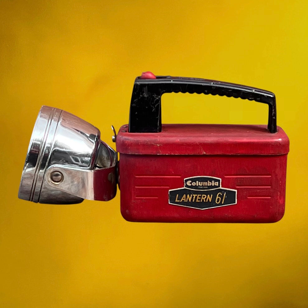 Lanterne Portative Columbia Lantern 61 Rouge à Réflecteur Orientable - Années 60