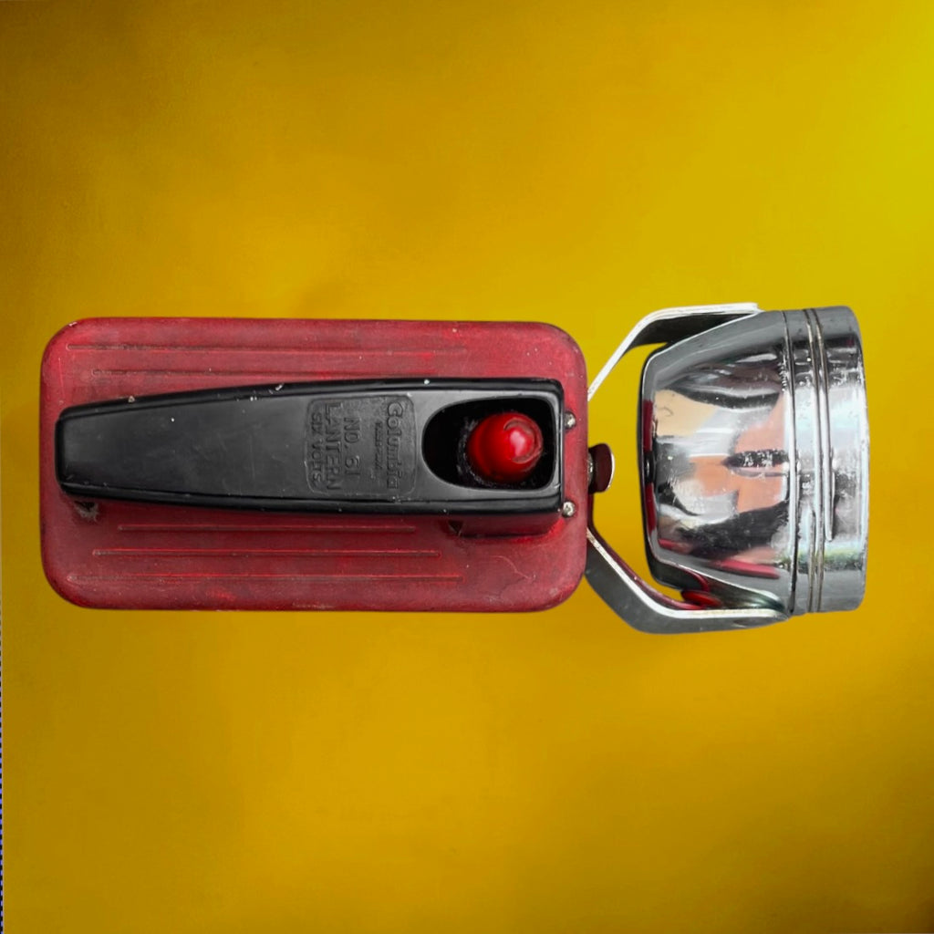Lanterne Portative Columbia Lantern 61 Rouge à Réflecteur Orientable - Années 60