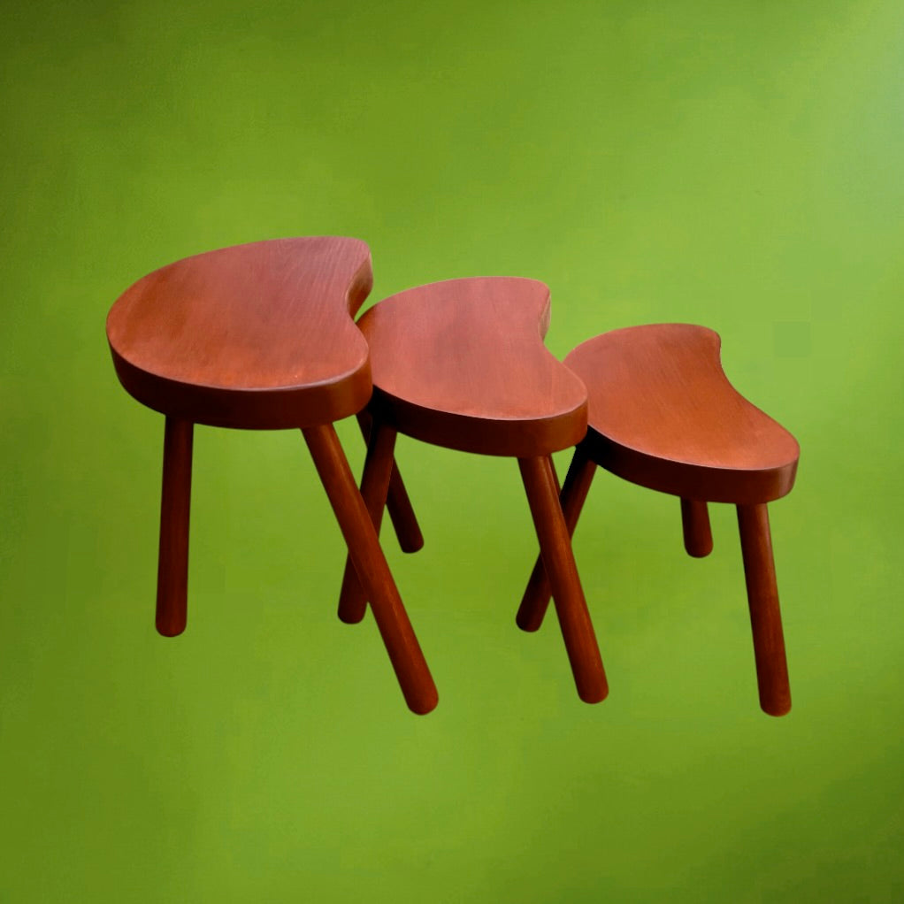 Trio de Tabourets Gigognes Années 60-70 en Bois Lasuré Forme Haricot