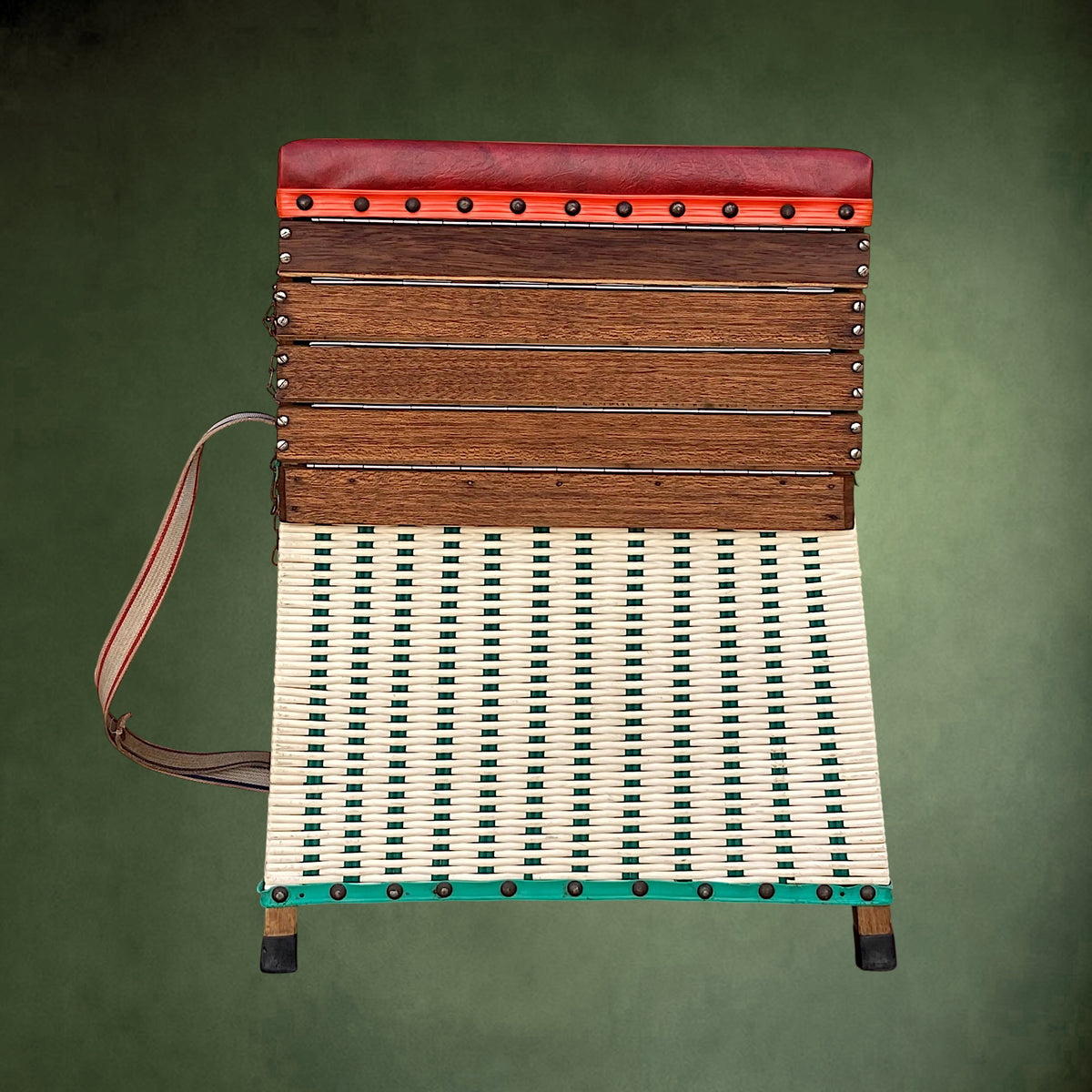 Panier-Siège de Pêche en Bois avec Matériel Ancien Complet – Années 50-60