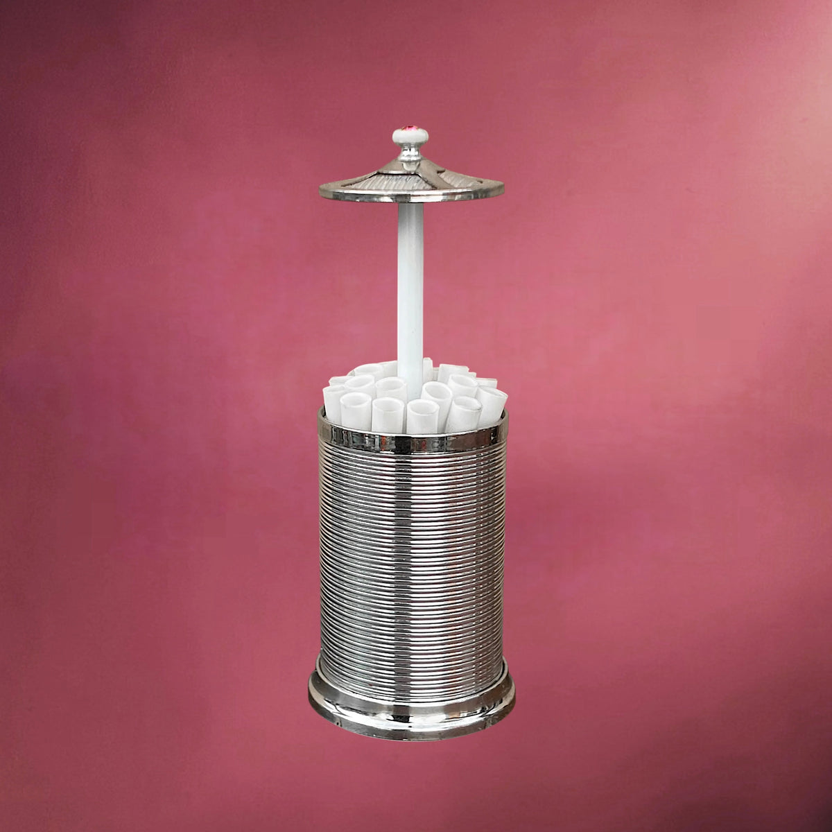 Distributeur à Cigarettes Mécanique en Métal Chromé Strié avec Strass Rose – Années 50-60