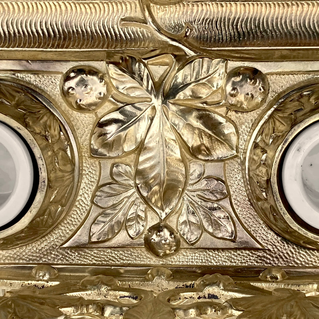 Encrier Double Porte-Courrier en Bronze à Décor de Mûres et Feuilles – Vers 1930