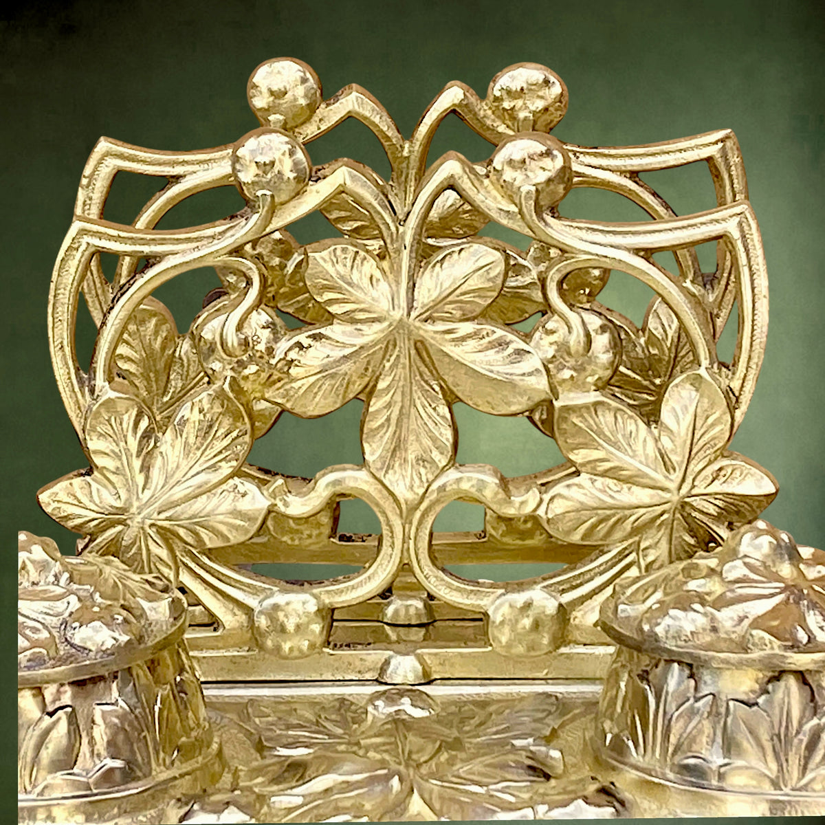 Encrier Double Porte-Courrier en Bronze à Décor de Mûres et Feuilles – Vers 1930