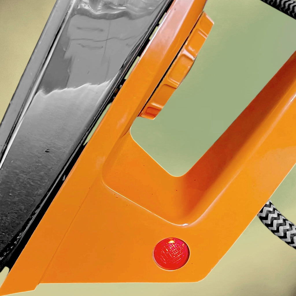 Fer à Repasser Électrique Nova 539 en Métal Chromé et Plastique Orange – Années 70