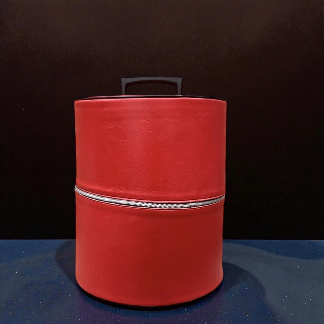 Boîte à chapeau vintage en skaï rouge – valise à perruque années 60