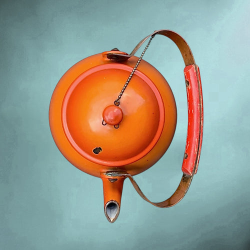 Ancienne bouilloire en fonte émaillée orange - années 50