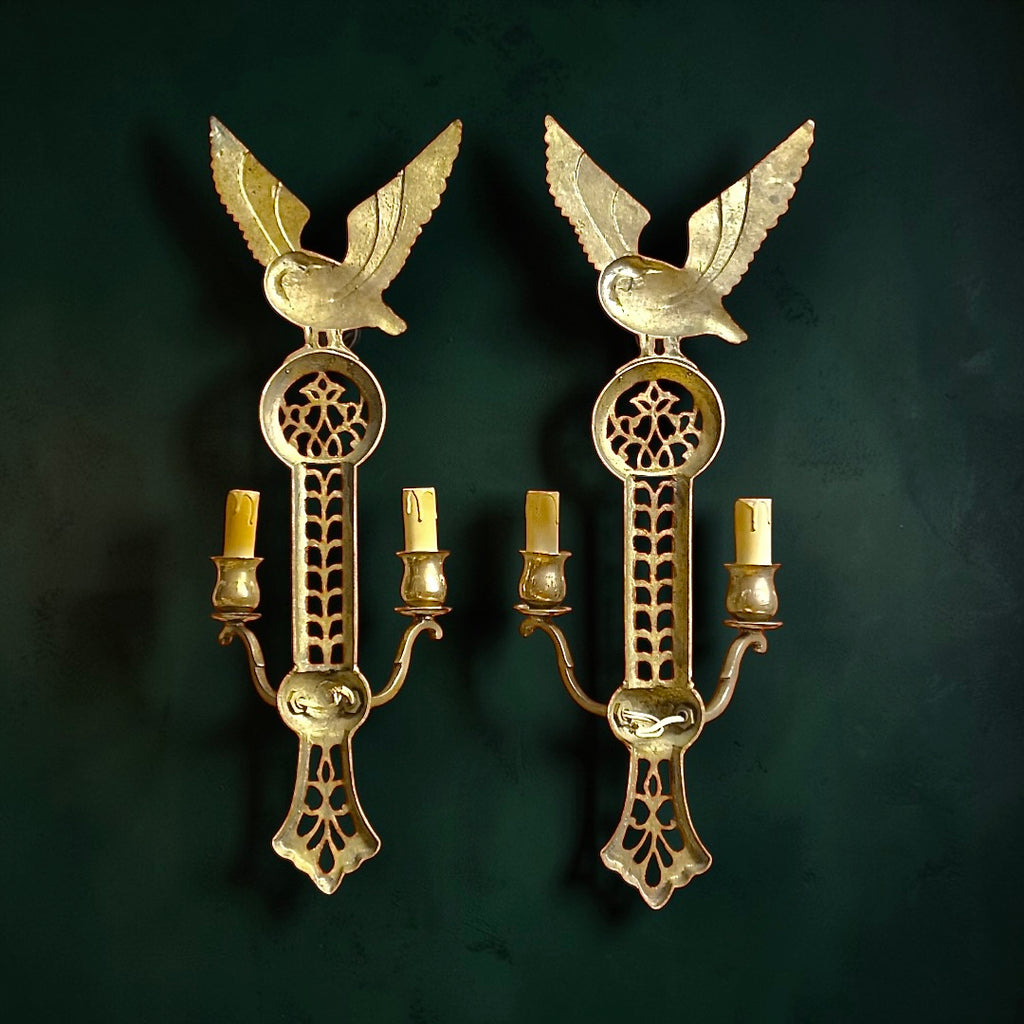 Paire d’appliques murales anciennes en bronze doré – décor d’aigles – circa 1920