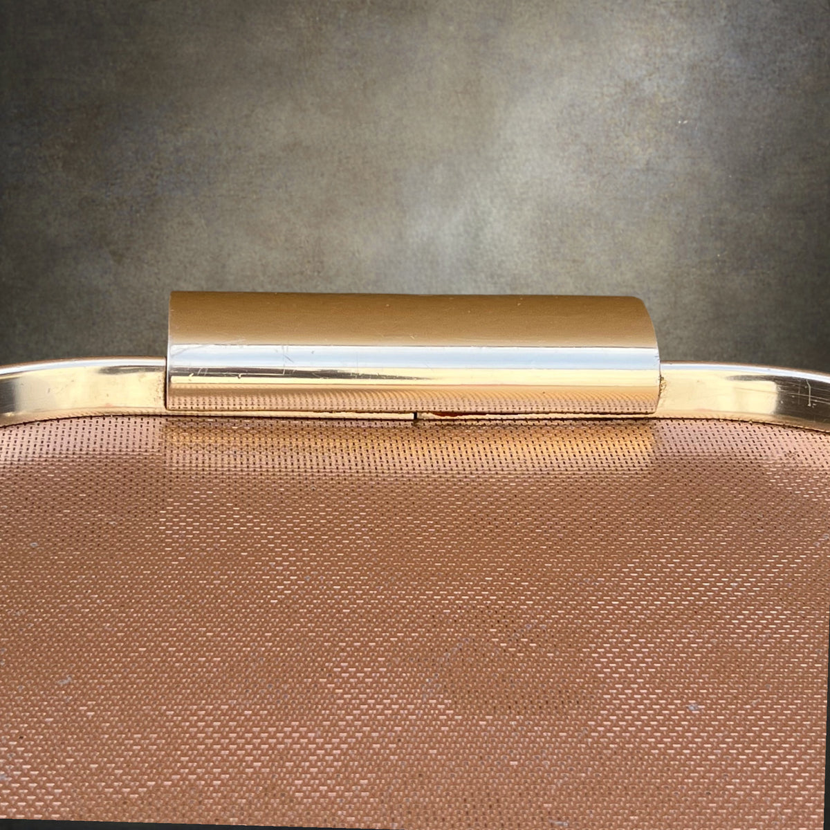 Plateau de Service Kaymet en Aluminium Anodisé Doré et Rose – Vers 1960