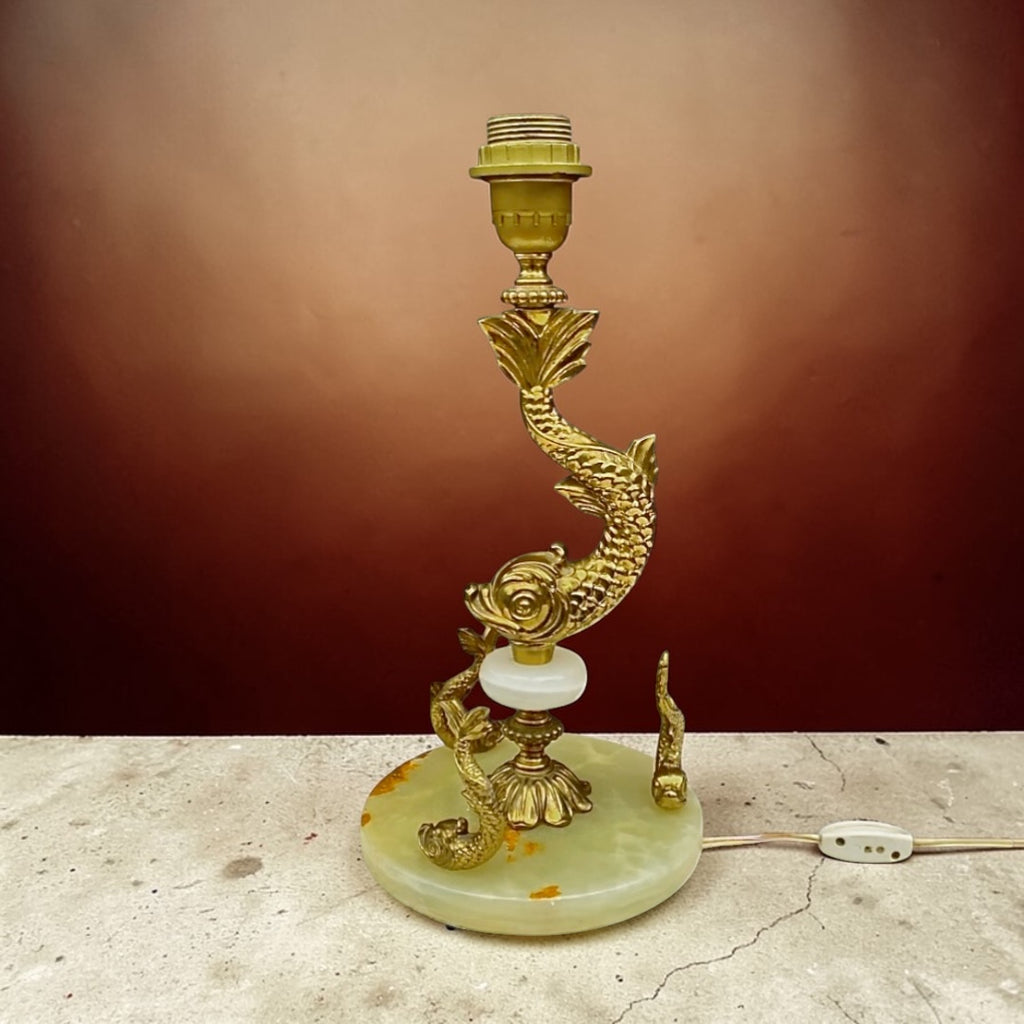 Lampe vintage poisson en laiton doré et onyx – abat-jour en vessie de porc – années 1950