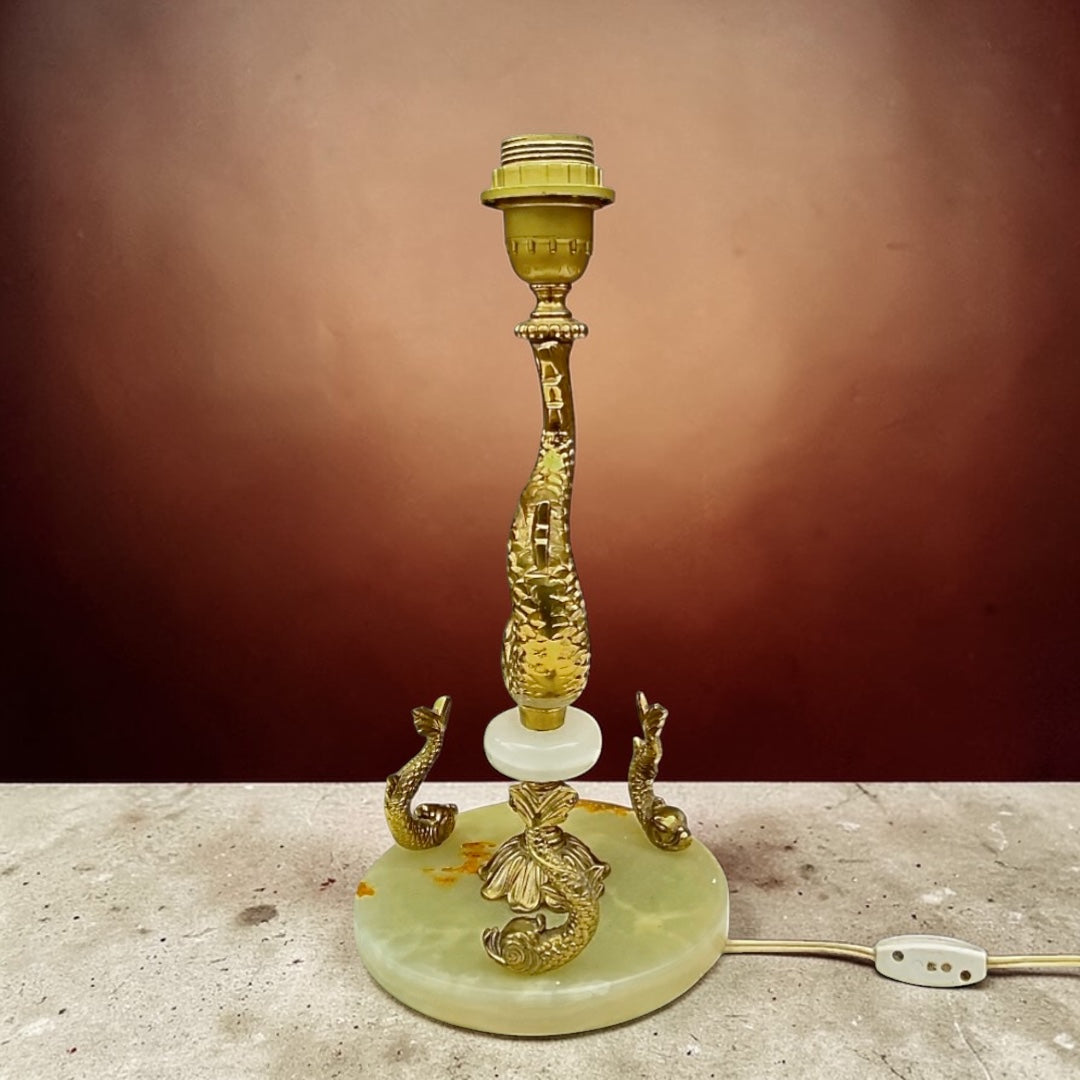 Lampe vintage poisson en laiton doré et onyx – abat-jour en vessie de porc – années 1950