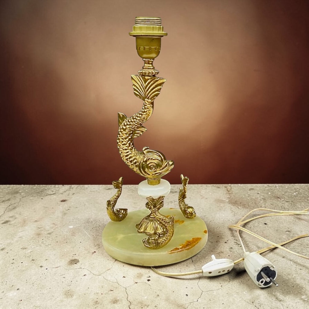 Lampe vintage poisson en laiton doré et onyx – abat-jour en vessie de porc – années 1950