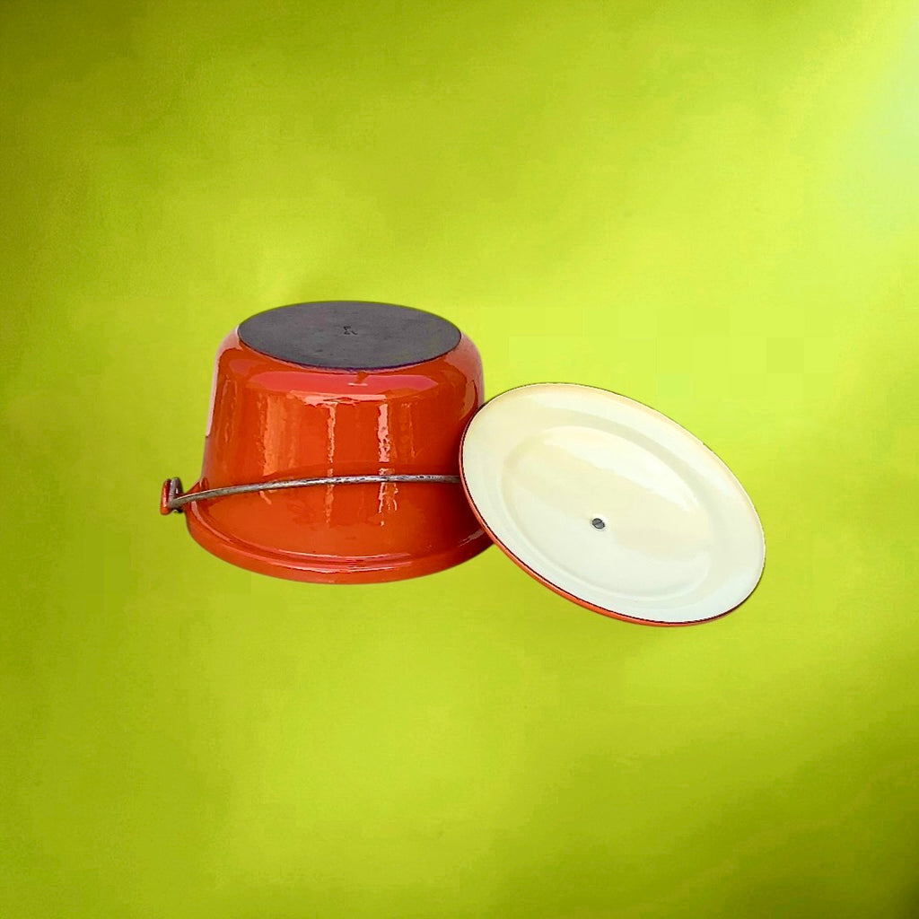 Chaudron vintage en fonte émaillée rouge – objet déco cuisine rétro – années 50