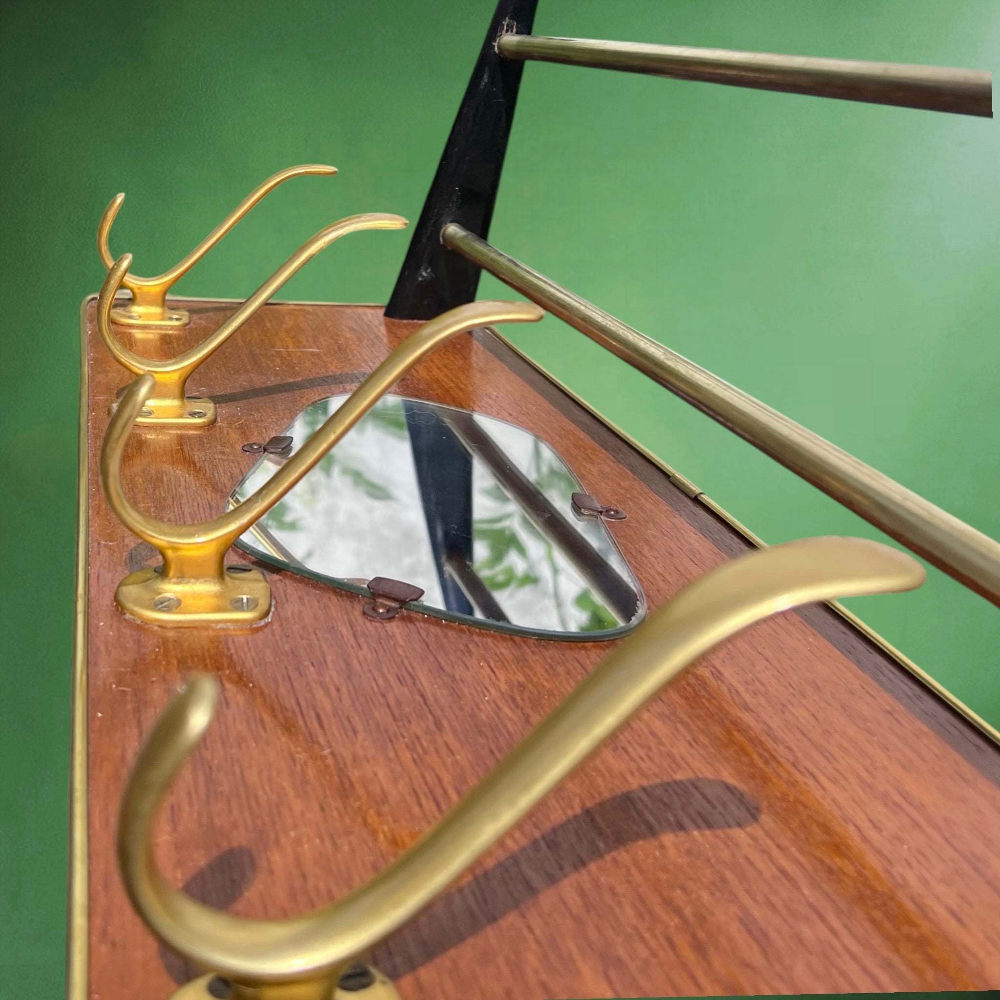 Portemanteau Mural avec Porte-Chapeau et Miroir Forme Libre – Années 50 60