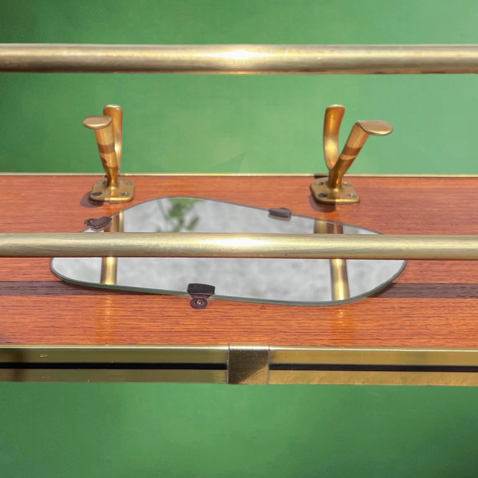 Portemanteau Mural avec Porte-Chapeau et Miroir Forme Libre – Années 50 60