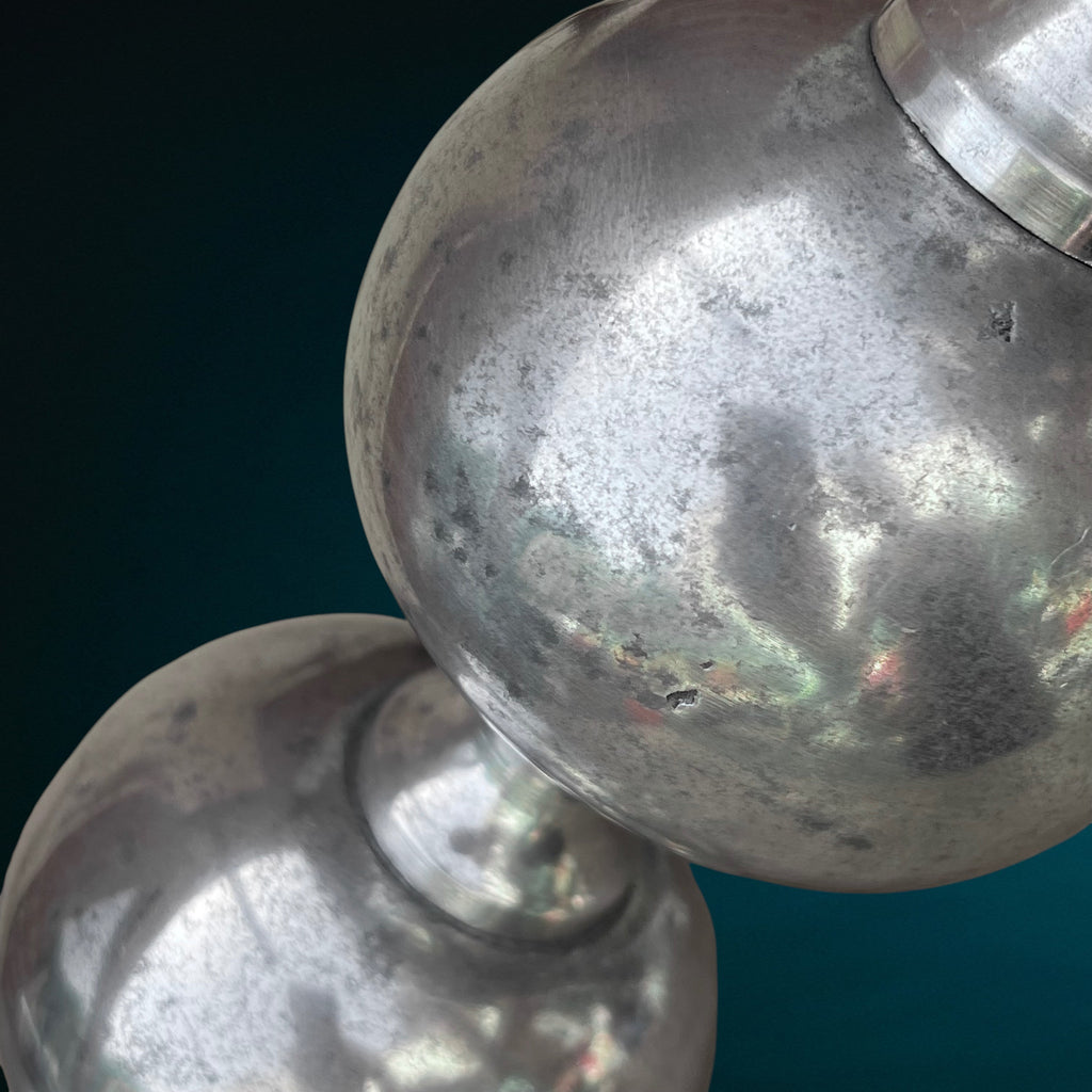 Bougeoir Space Age en Fonte d’Aluminium à Boules Empilées – Années 70