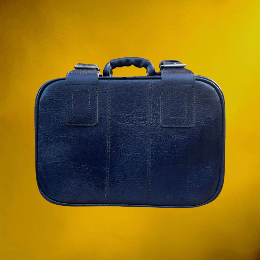 Petite Valise en Skaï Bleu Marine Boucles Méta avec Clés  – Années 70