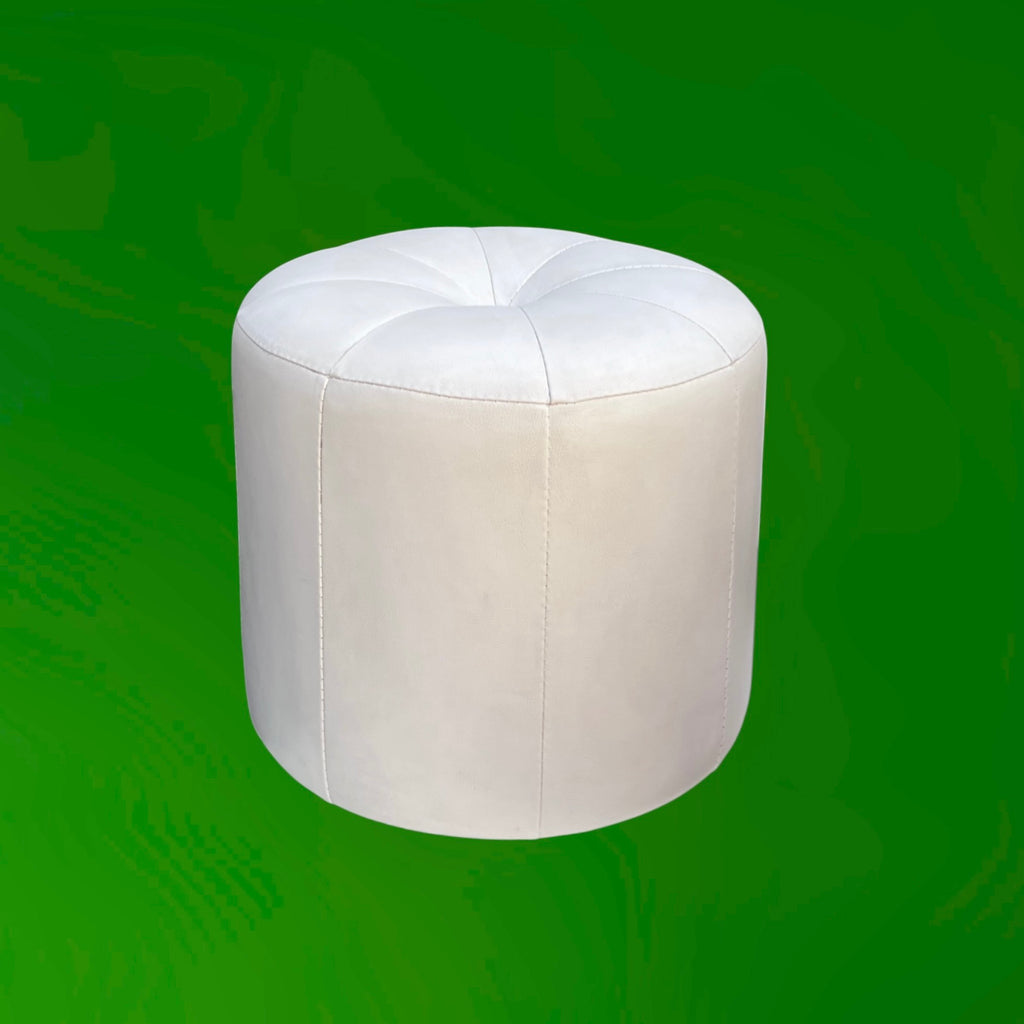 Pouf Rond Capitonné en Skaï Blanc – Années 70