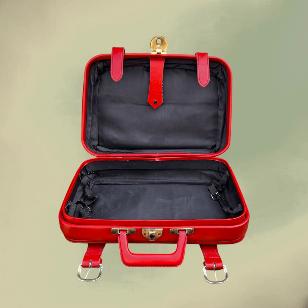 Petite Valise en Skaï Rouge Fermoir Métal Doré Années 60