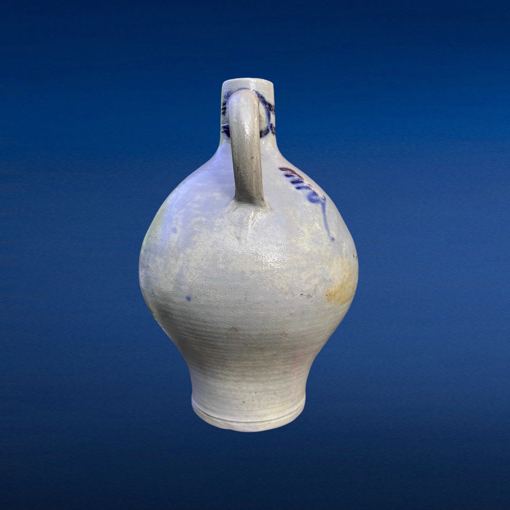 Cruche en Grès de Betschdorf Décor Floral Bleu Alsace Années 1900–1930