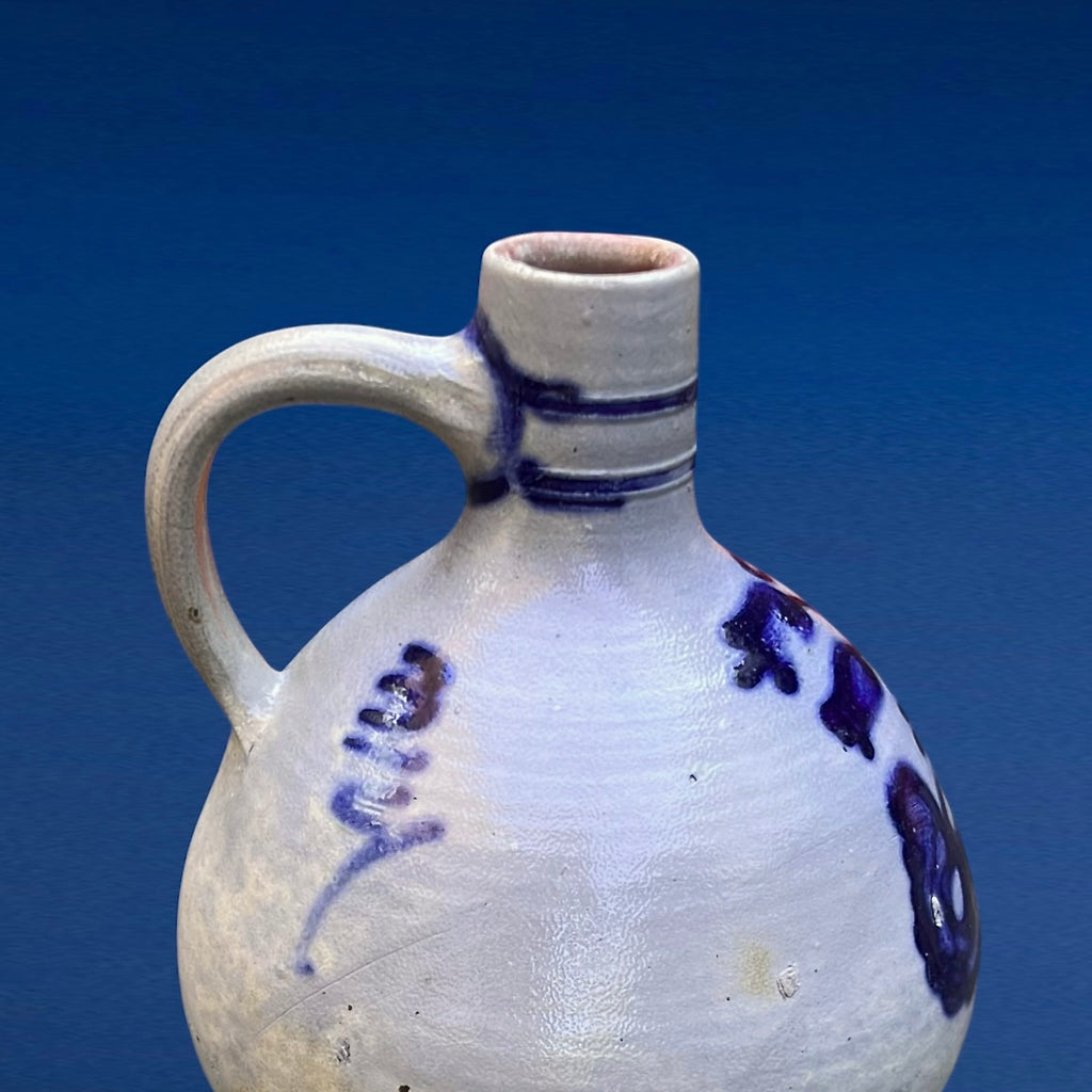 Cruche en Grès de Betschdorf Décor Floral Bleu Alsace Années 1900–1930