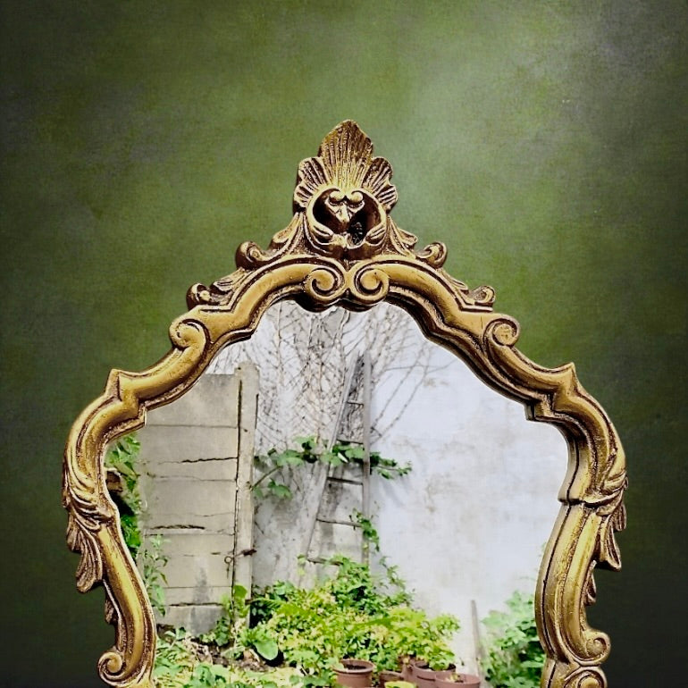 Miroir Mural Rocaille en Plâtre Doré – Années 1960