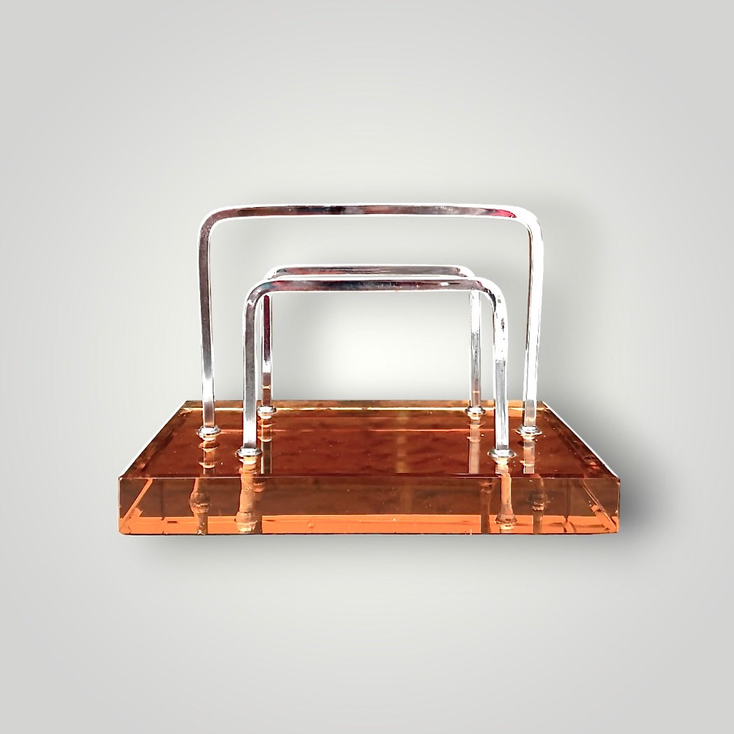 Porte-courrier moderniste en verre rose et métal chromé – années 1960