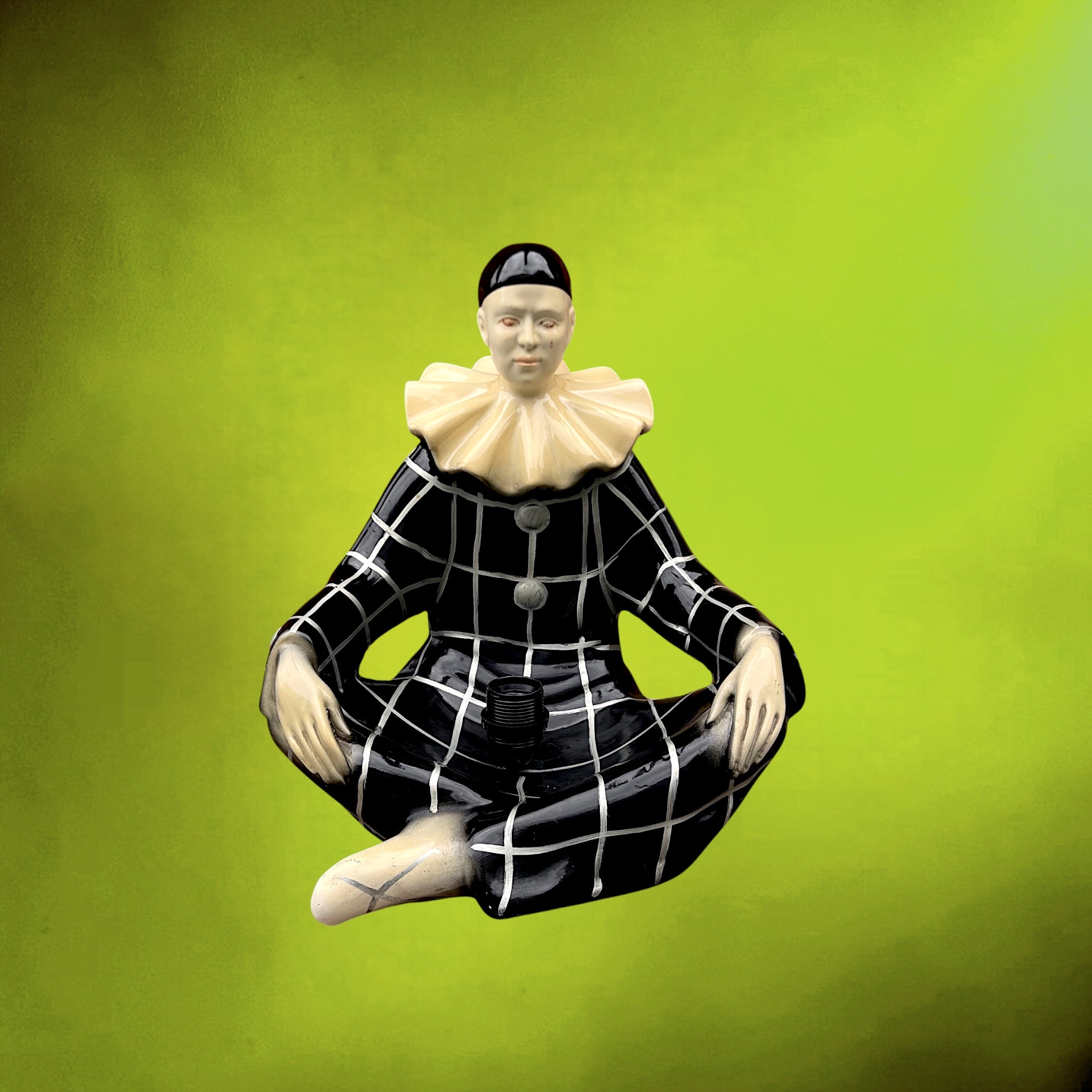 lampe-pierrot-arlequin-resine-noir-blanc
