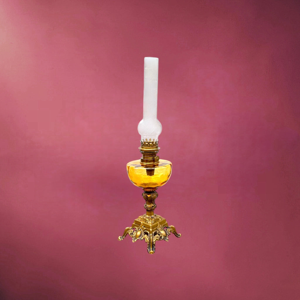 Lampe à Pétrole Ancienne en Verre Ambré