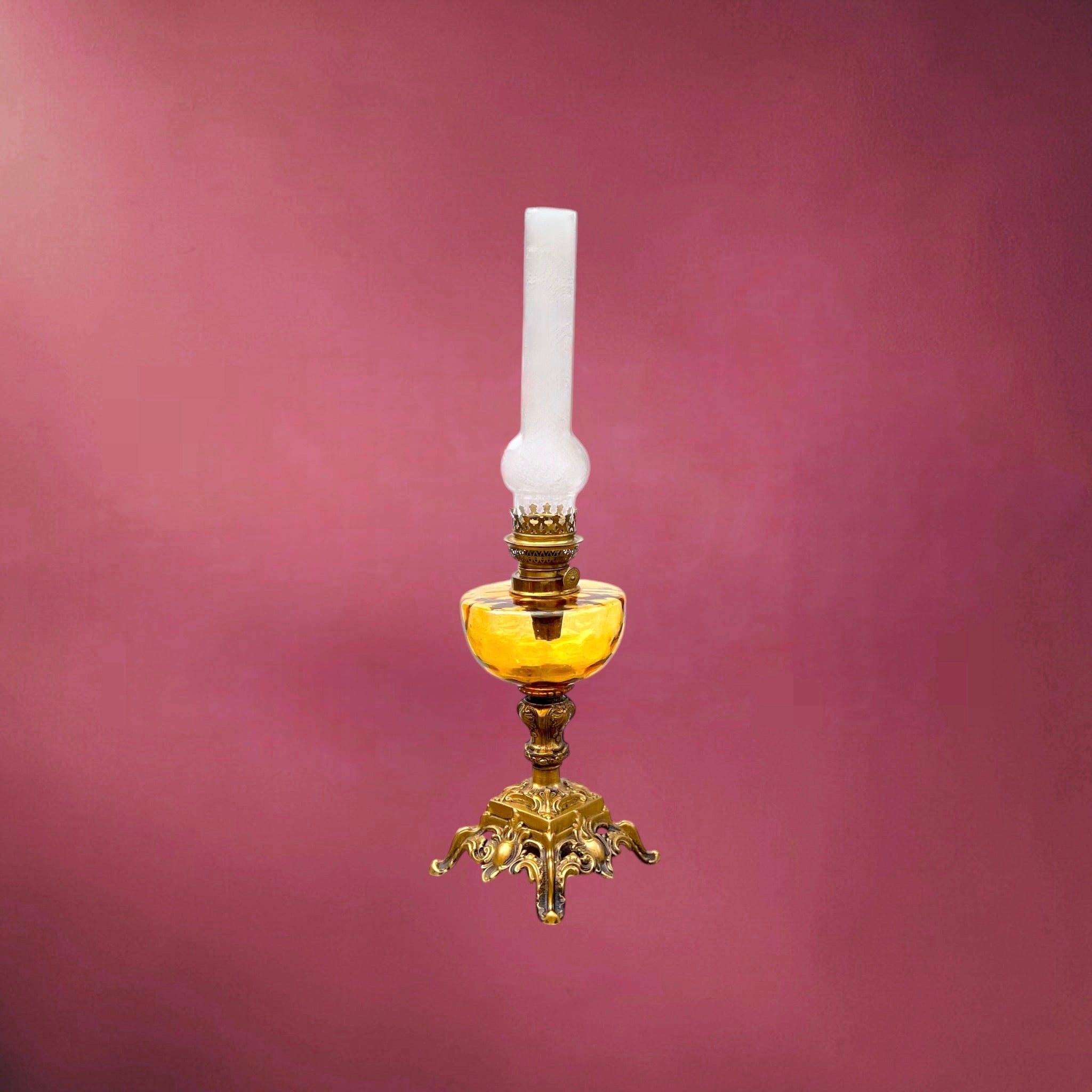 Lampe à Pétrole Ancienne en Verre Ambré