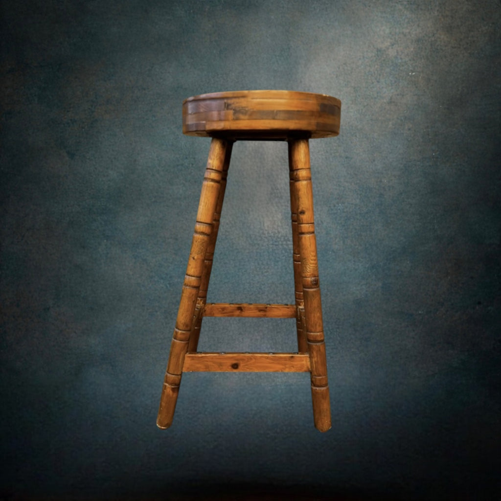 Tabouret Haut Ancien en Bois Massif Pieds Tournés Assise Ronde – Années 50 60