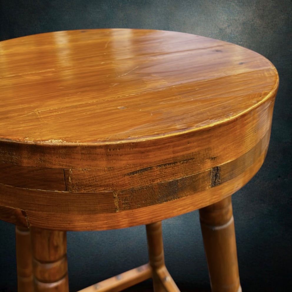 Tabouret Haut Ancien en Bois Massif Pieds Tournés Assise Ronde – Années 50 60
