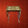 able d’appoint florentine en résine moulée décor baroque