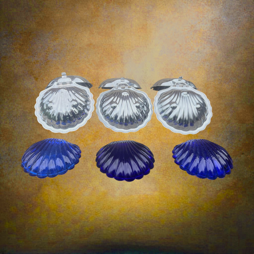 Trio de Beurriers Coquillage Vintage en Inox et Verre Bleu Cobalt