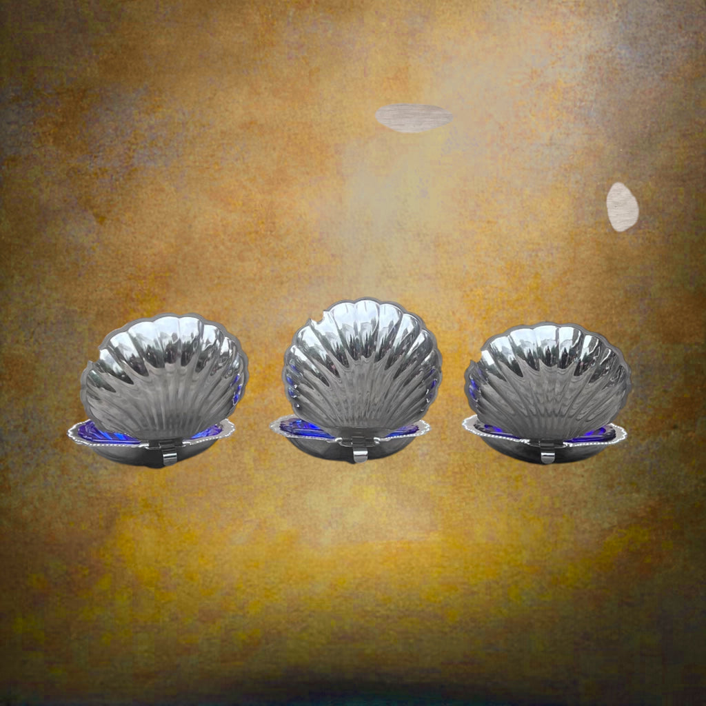 Trio de Beurriers Coquillage Vintage en Inox et Verre Bleu Cobalt